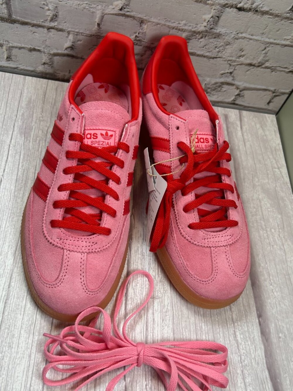 ADIDAS HANDBALL SPEZIAL (WOMEN) (7.5} - Picture 3 of 13